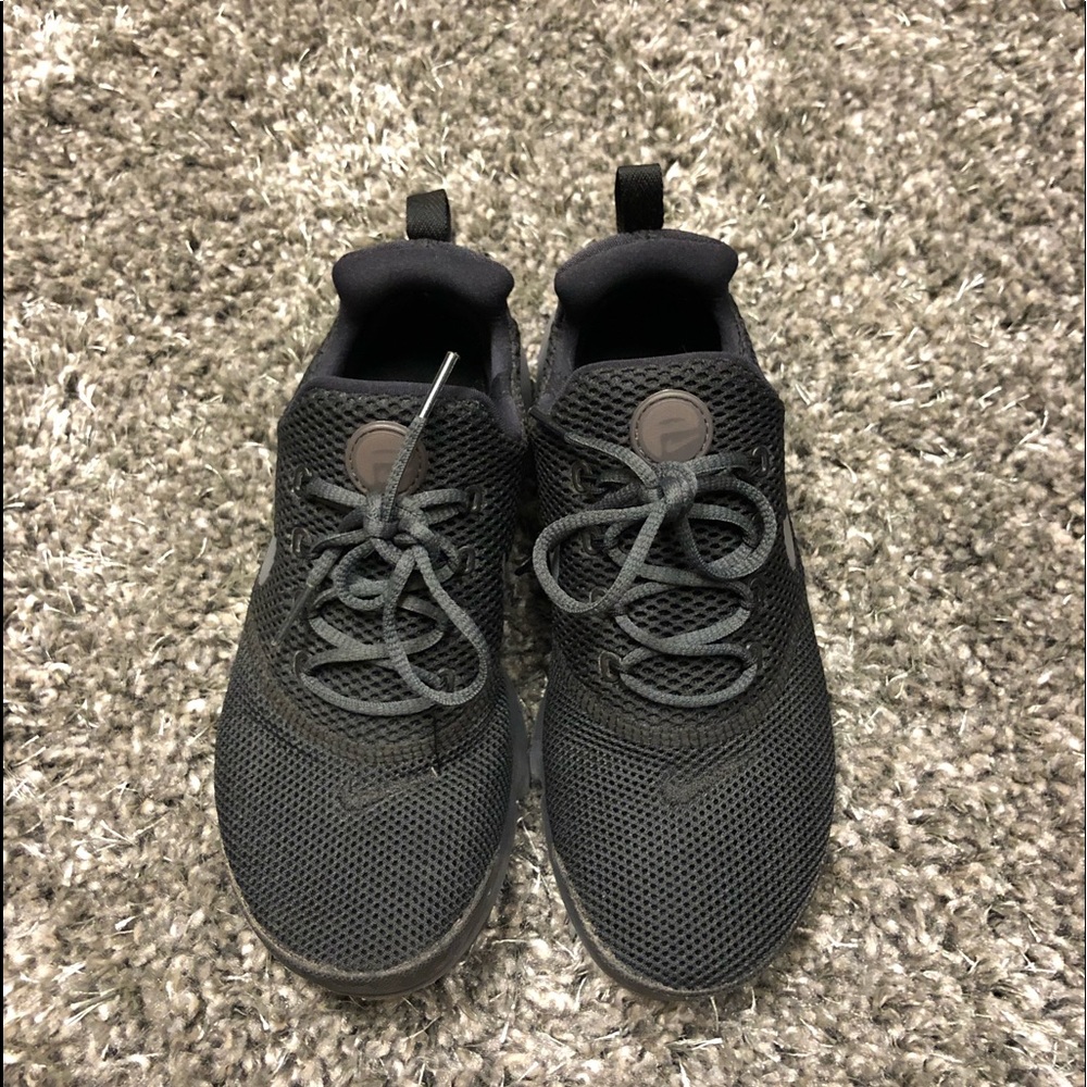 All Black Nike Shoes
